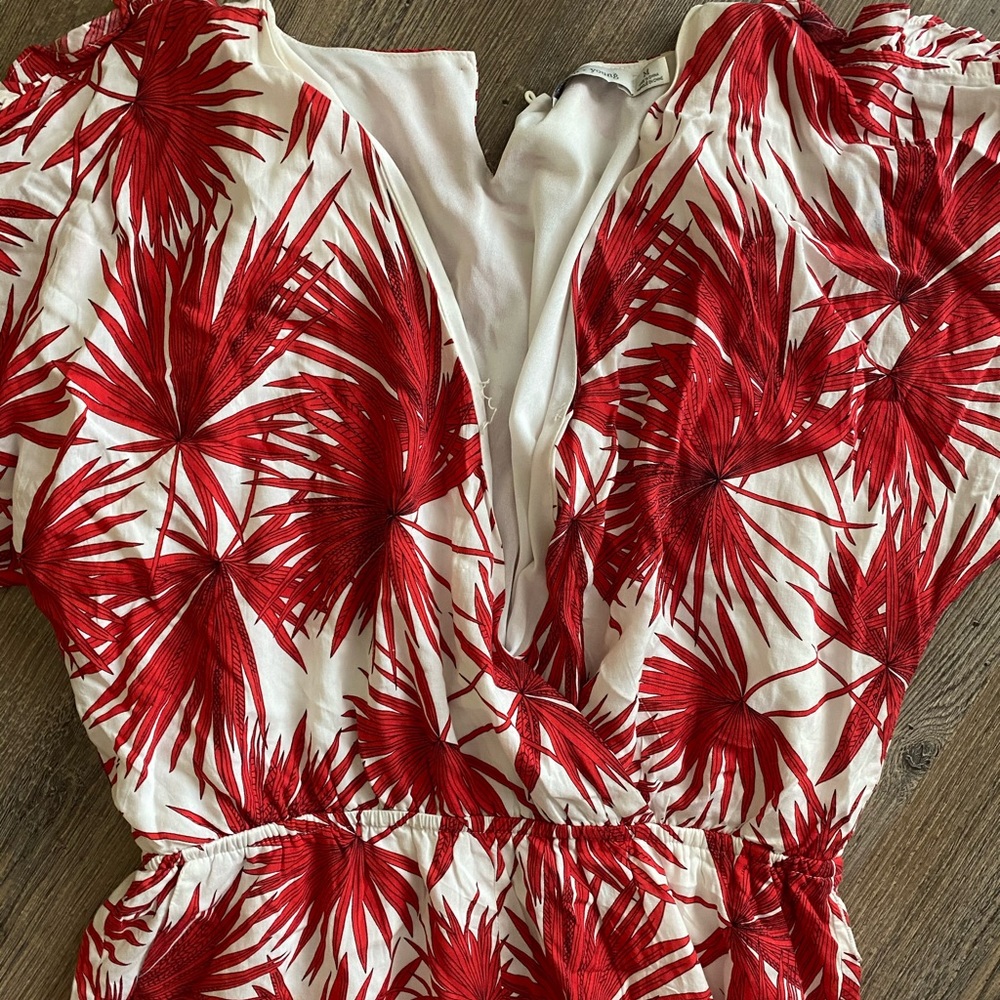 Cute patterned romper! - Picture 3 of 5